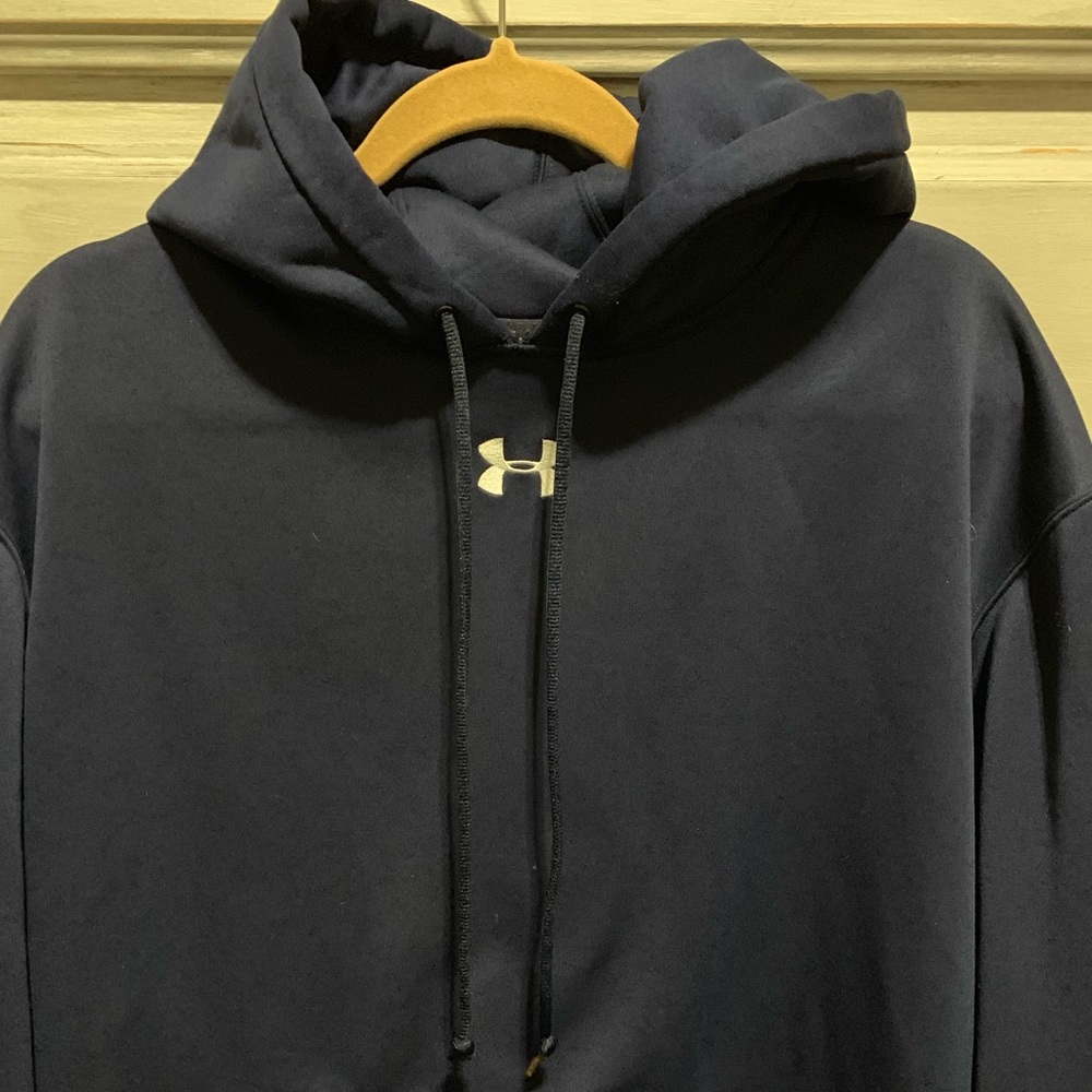 Men’s XL Under Armour sweatshirt